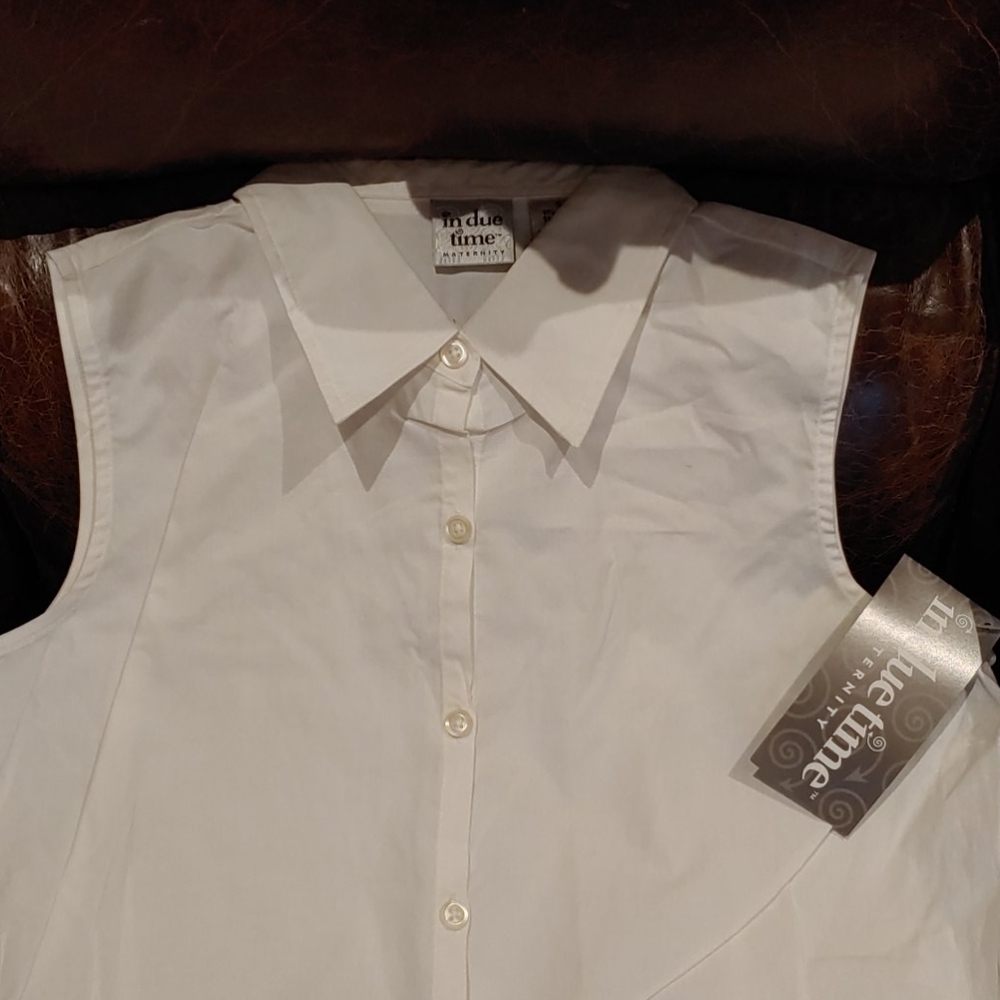 🎉HP🎉NEW White Sleeveless Buttoned Maternity top - Picture 3 of 5
